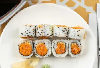 48. Spicy-Crunchy Salmon Roll